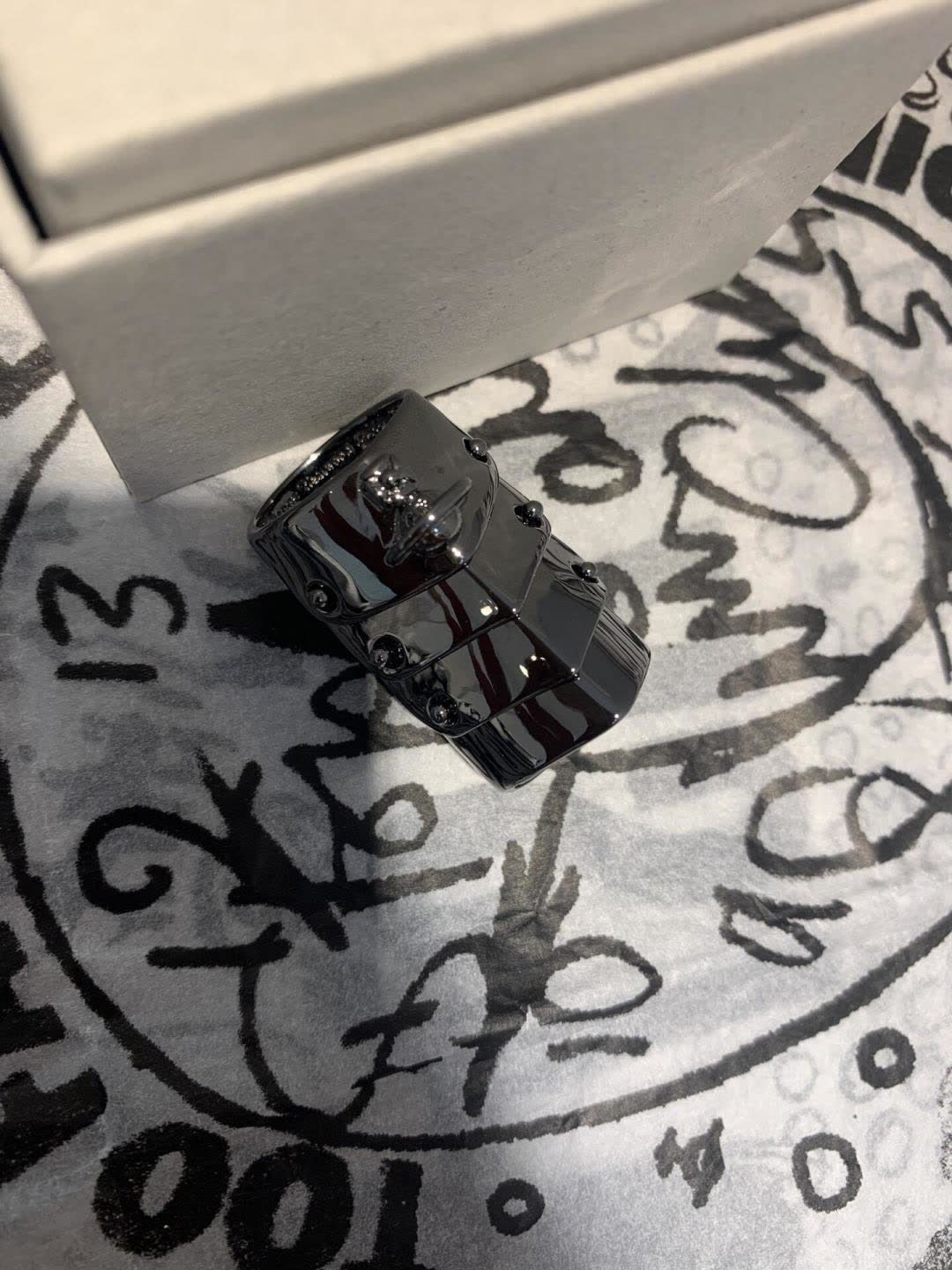 Vivienne Westwood Ring - Black and Silver